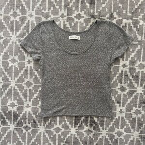 EUC Abercrombie&Fitch M Charcoal Heather Women's Short Sleeve Cropped Baby Tee